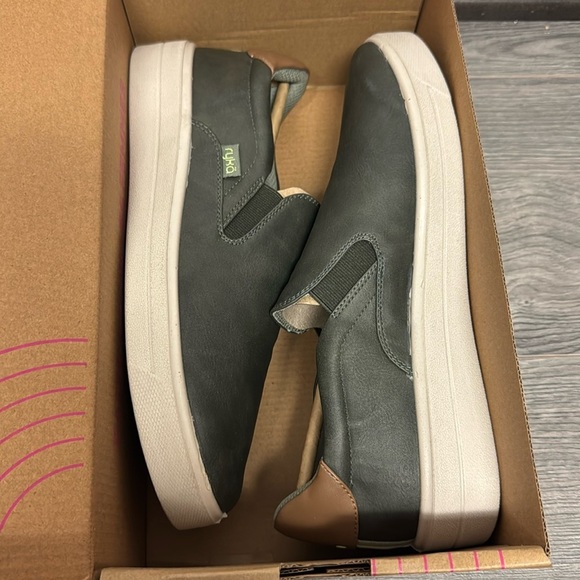 Ryka Made For Women Viv Slip On In Alpine-green - Picture 2 of 6